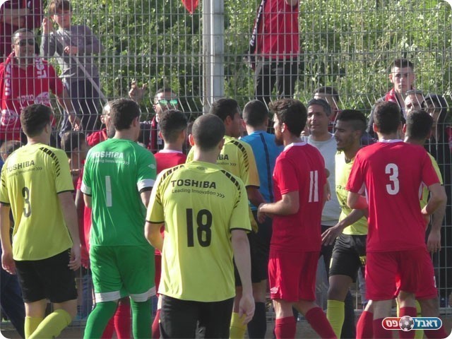 משחק לא רגוע בהוד השרון (שקד מורג)